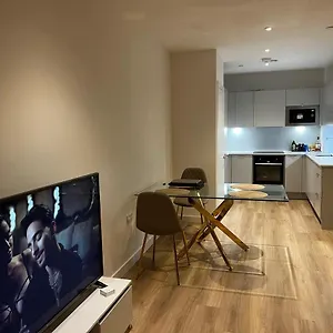 Luxury One Bedroom Flat Apartment